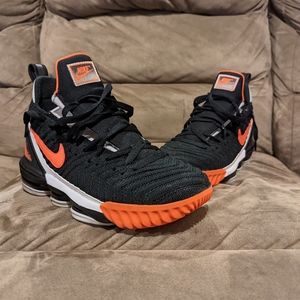 Nike LeBron 16 Hot Lava Size 9.5
